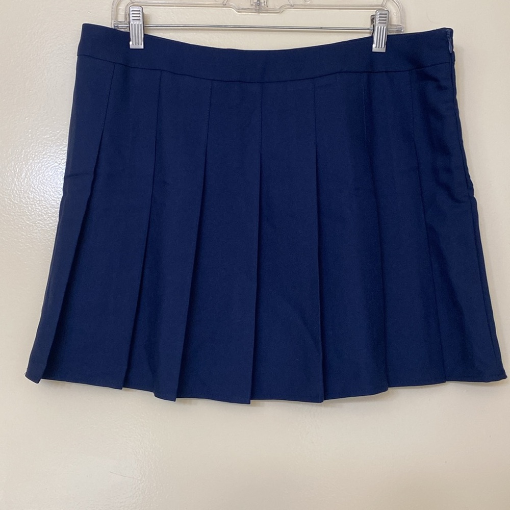 Navy blue pleated tennis skirt - Picture 3 of 3